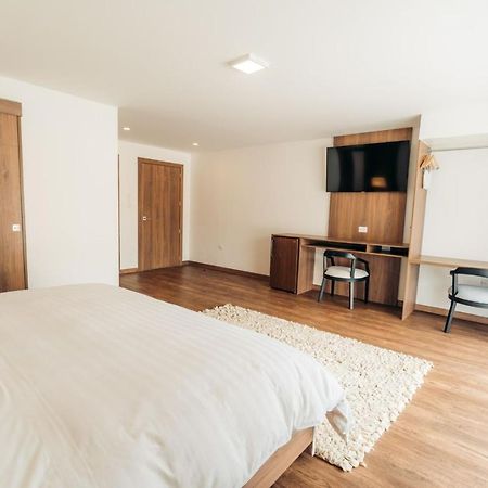 Hotel Miraflores Ambato Kültér fotó