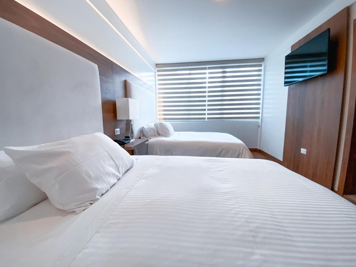 Hotel Miraflores Ambato Kültér fotó