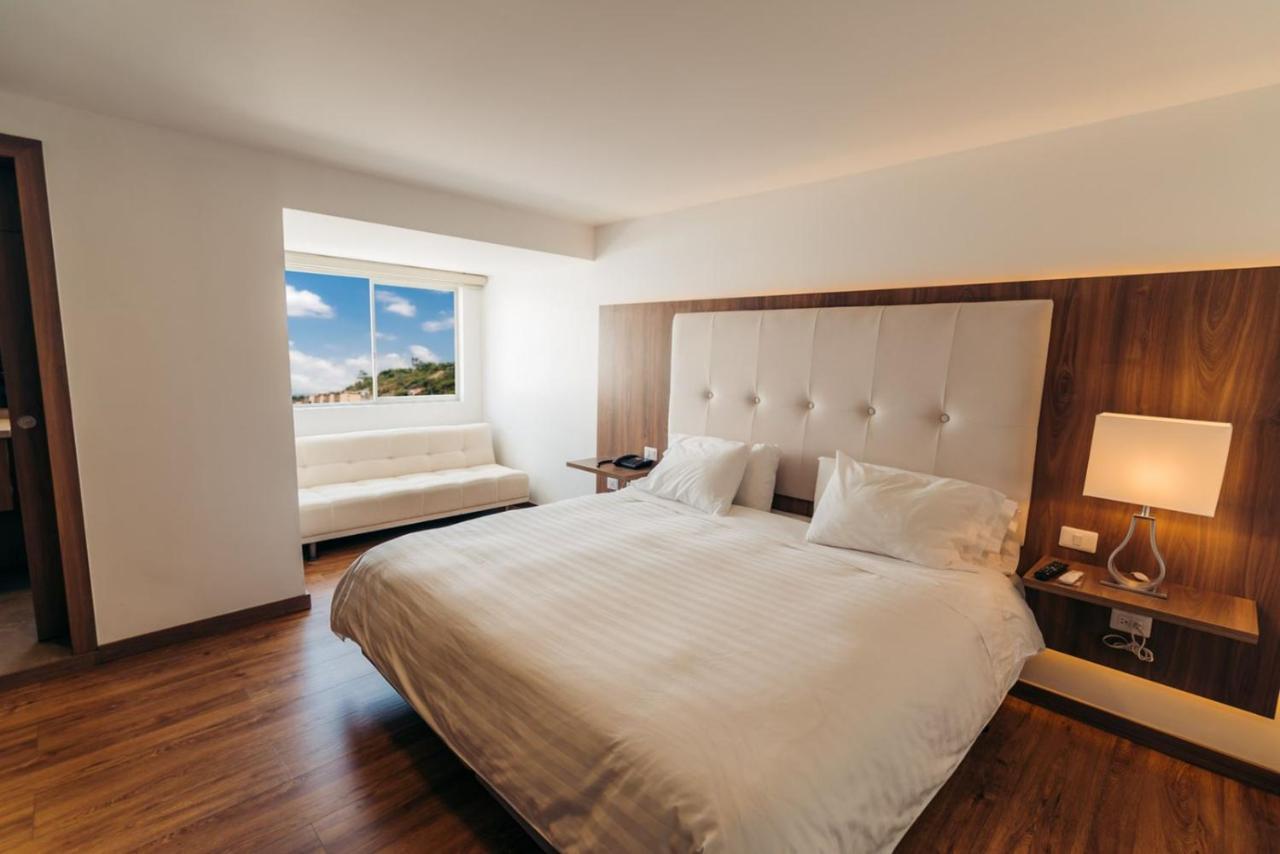 Hotel Miraflores Ambato Kültér fotó